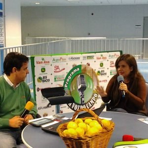 thais_radio4.jpg